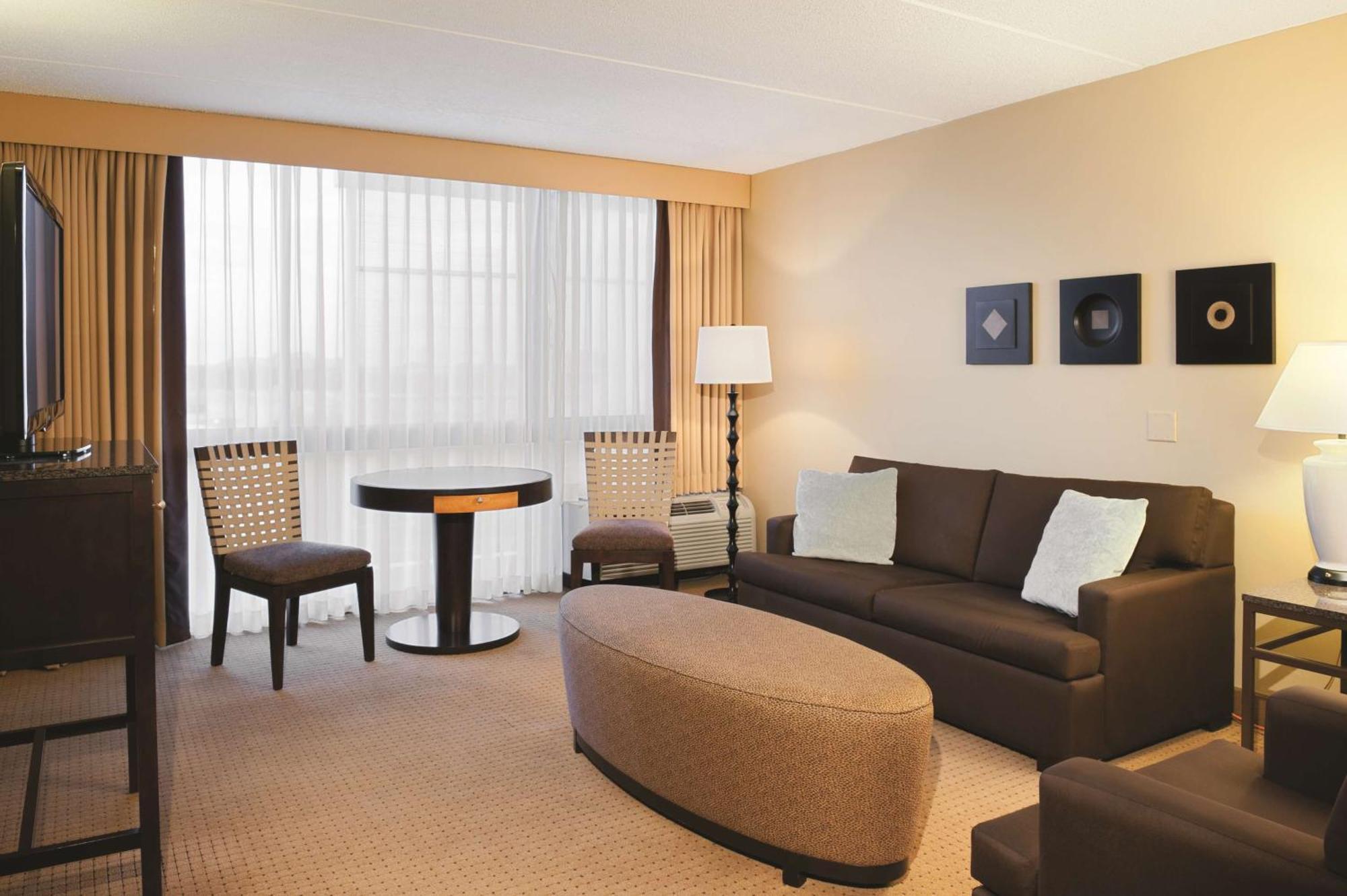 Doubletree By Hilton Chicago - Arlington Heights Hotel Exterior photo