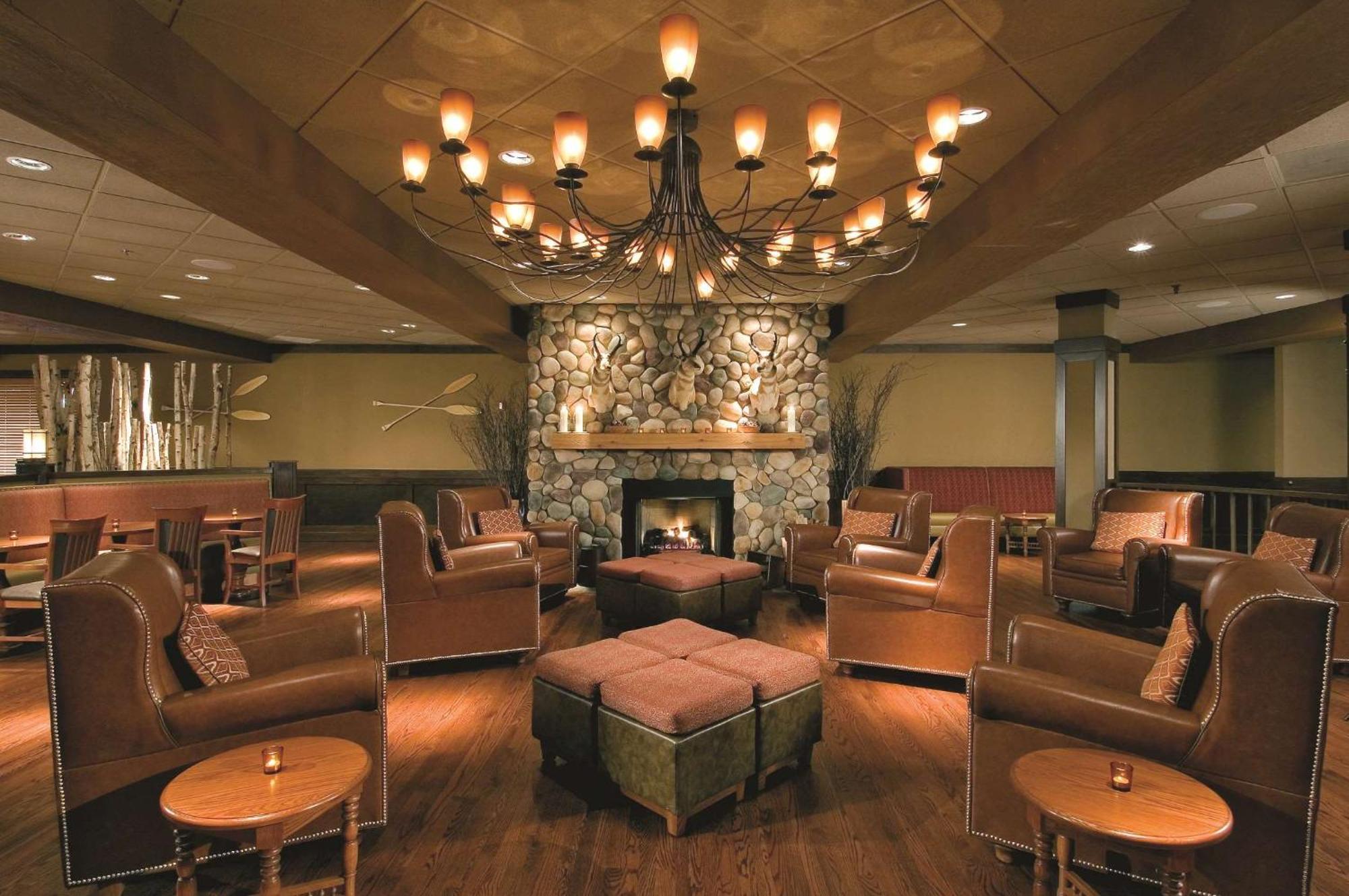 Doubletree By Hilton Chicago - Arlington Heights Hotel Exterior photo